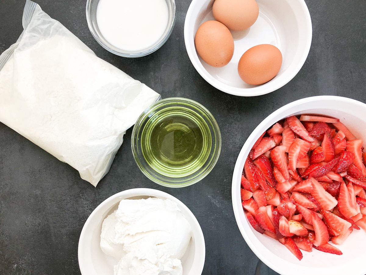 ingredients for making strawberry parfaits.