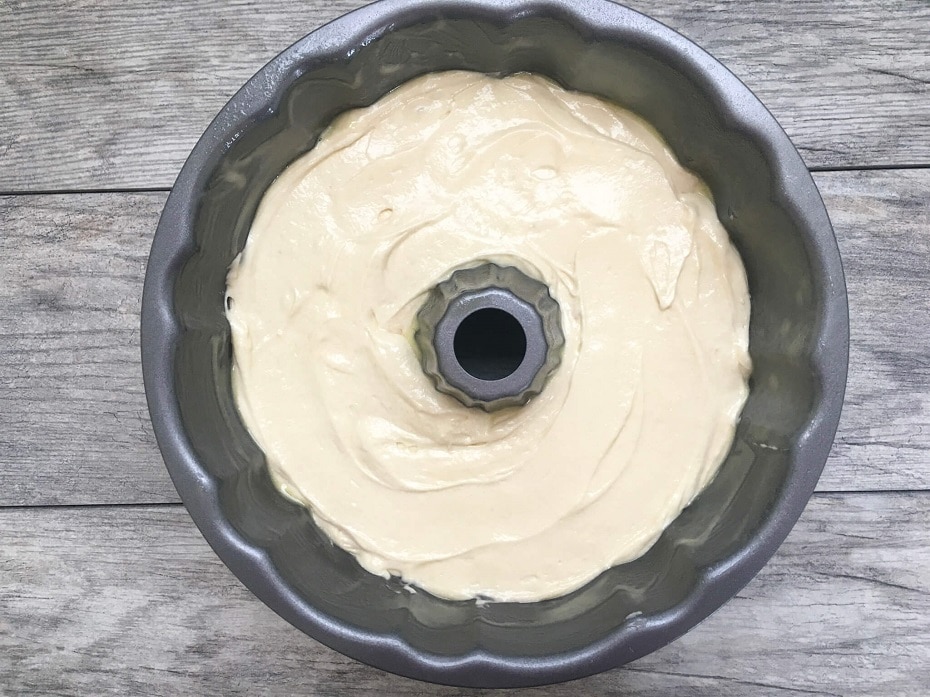 homemade-moist-yellow-cake-4